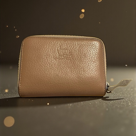 Christian Louboutin Gold-Embellished Tan Wallet. Dustbag - Picture 3 of 10